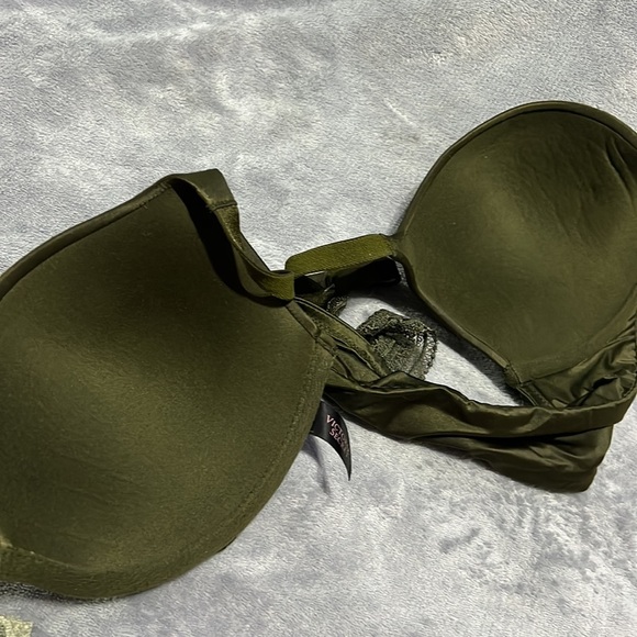 Victoria’s Secret Olive Green Bra and Pantie Set - Picture 11 of 11